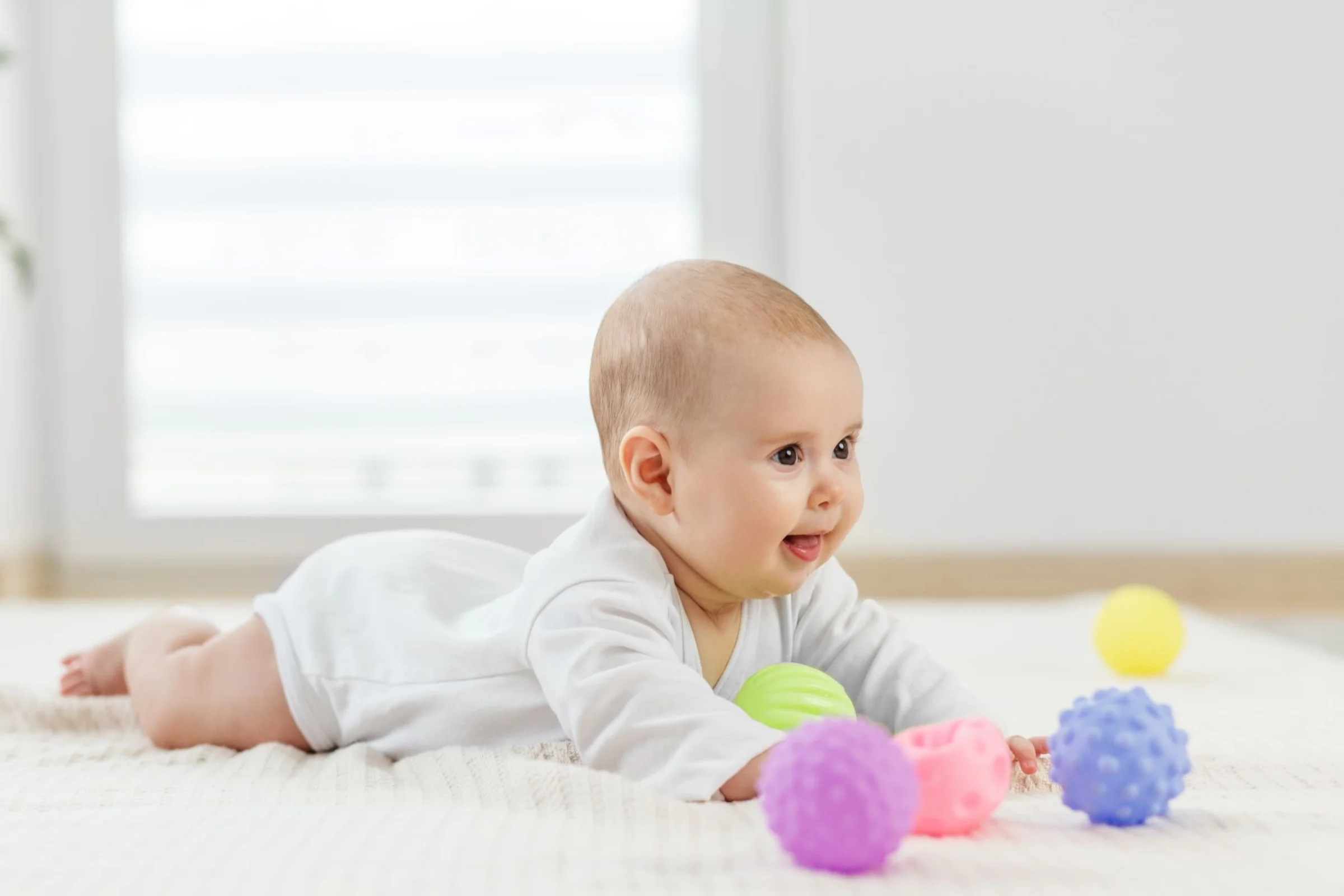 Baby Milestones Month by Month (0–12): An AU Developmental Guide