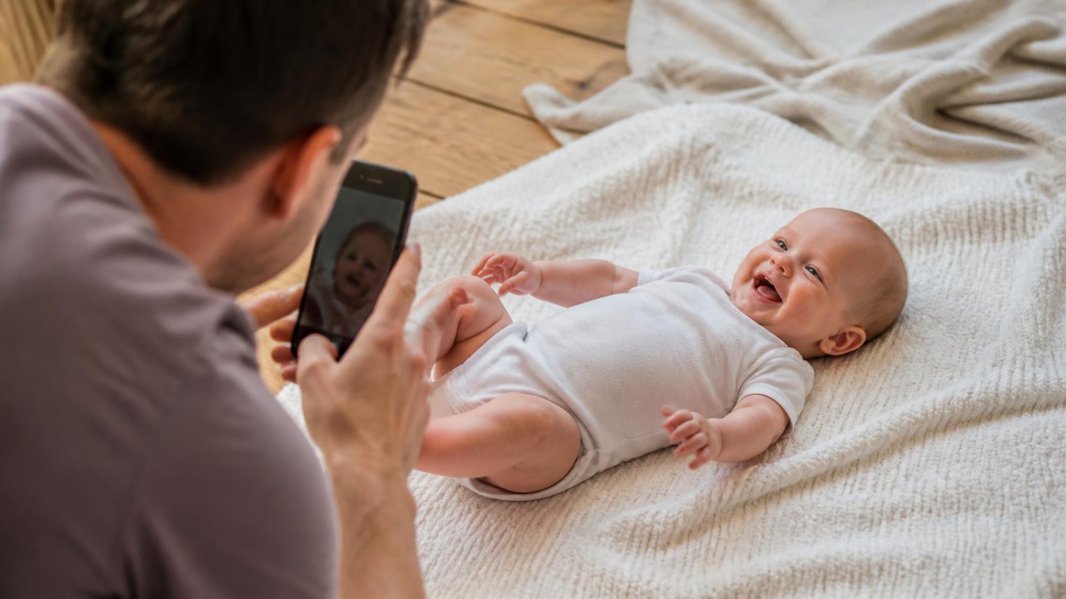 Baby Moments Tracker: Capturing the Firsts