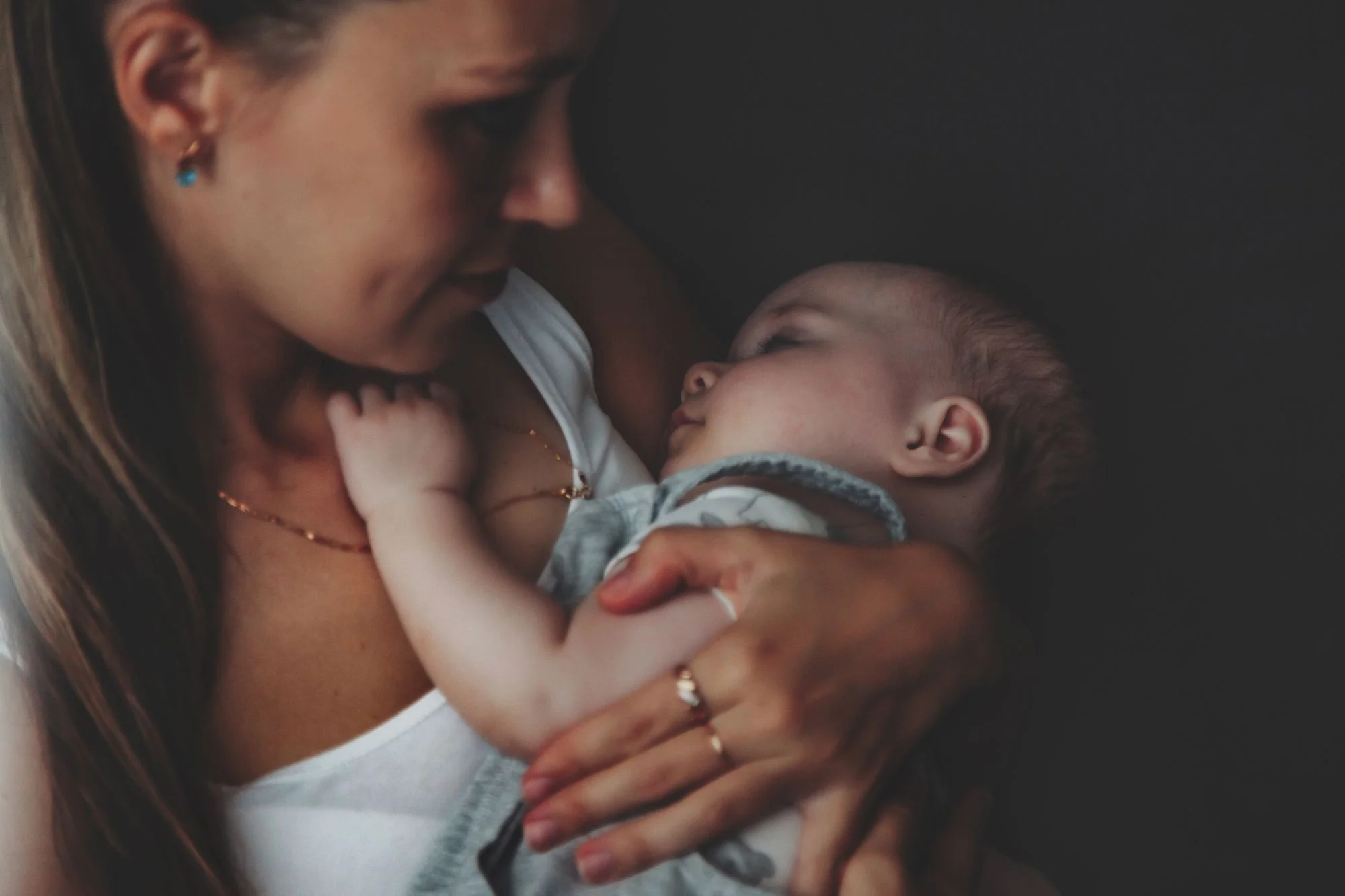 Night Weaning a Breastfed Baby — A Gentle 7-Night Plan
