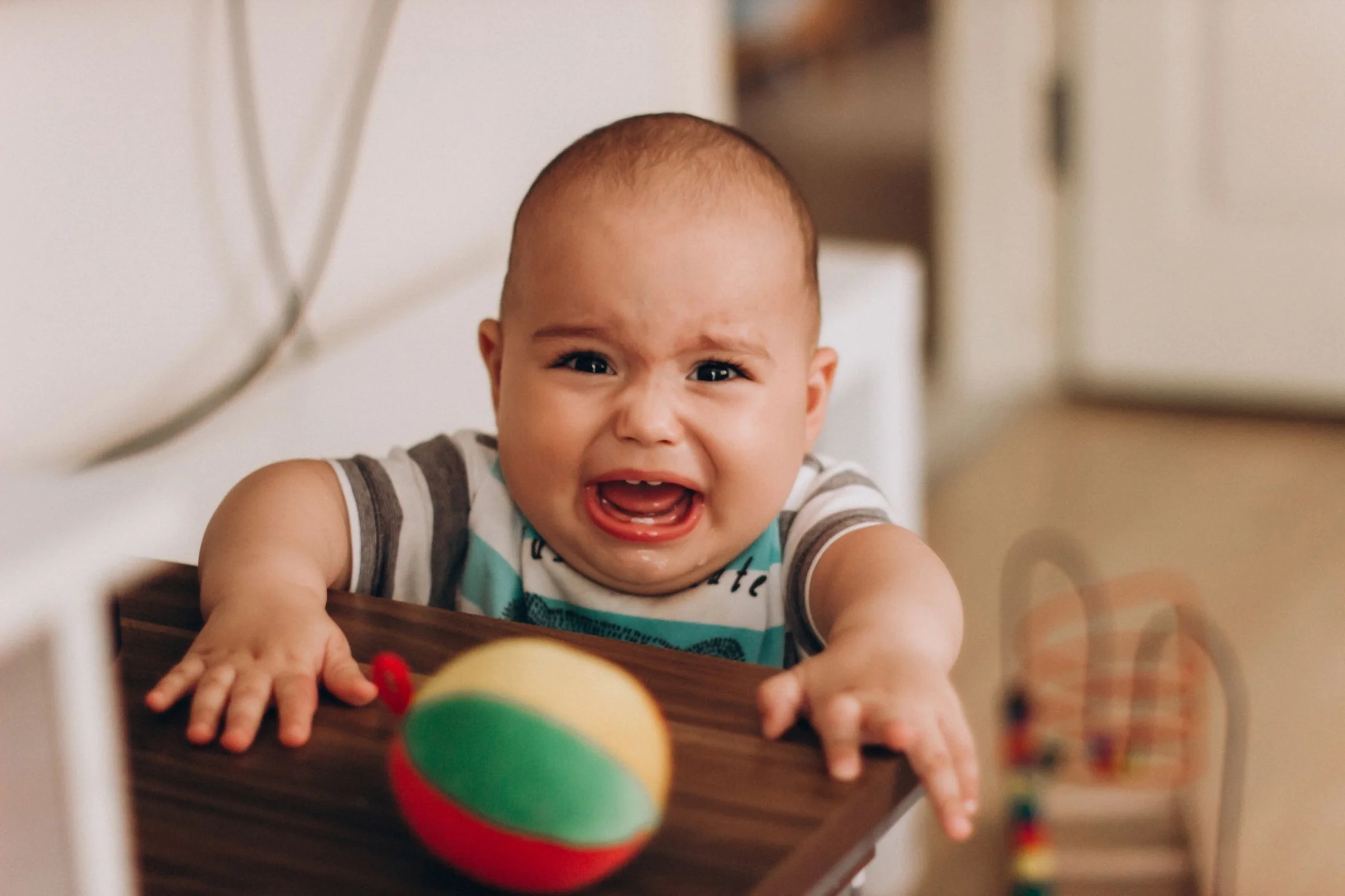 Separation Anxiety in Babies and Toddlers: Stages, Soothing Scripts and What Actually Helps