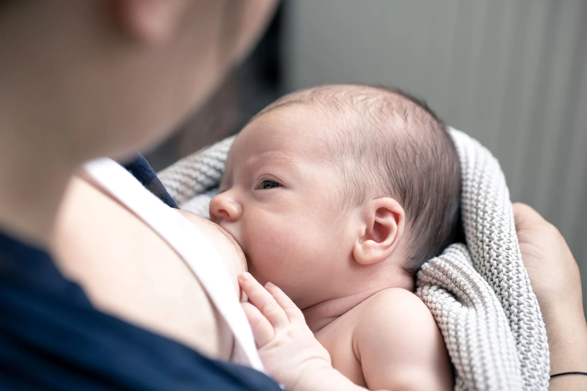 Baby Breastfeeding Latch Quality Checker | Getting a Good Latch | Good Breastfeeding Latch